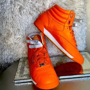 Rebook Classic-Hi Top